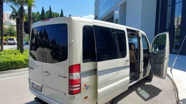 Private Driver Guide Split Private Driver Guide Split